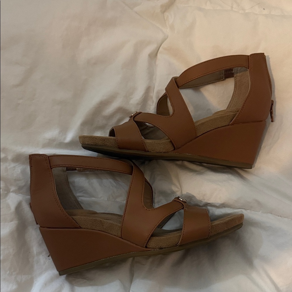 Guano Bernini Brown Wedge Sandals with memory foam